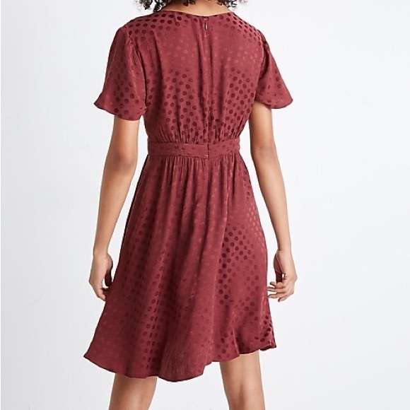 NWT Madewell V-Neck Fit-and-Flare Dress in Dot Jacquard Maroon - Picture 2 of 7